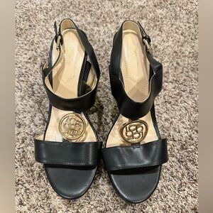 LIZ CLAIBORNE BLACK AND GOLD WEDGES NEVER BEEN WORN